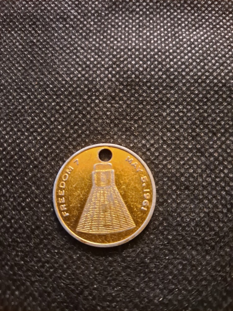 1961 FREEDOM 7 AMVETS TOKEN! e8253UXX