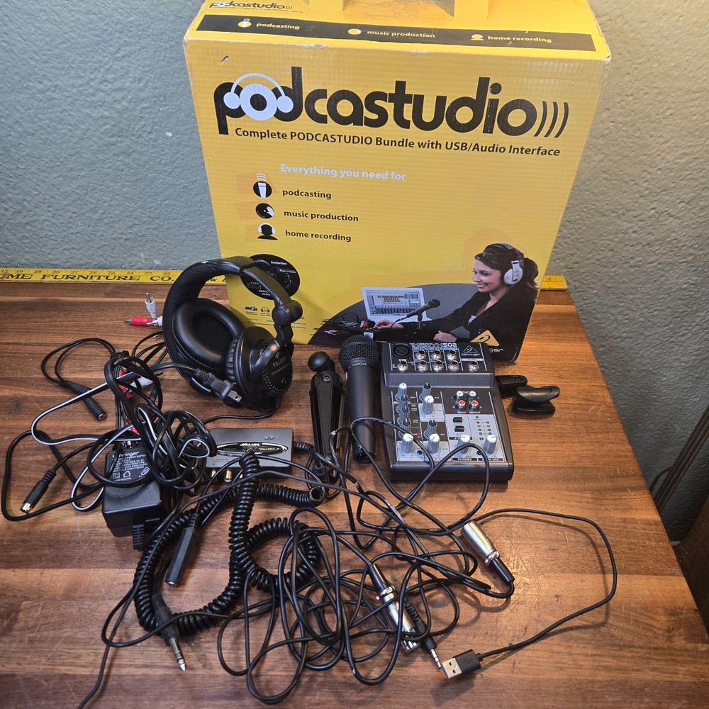 Behringer PODCASTUDIO 2 USB Bundle - Podcasting Bundle