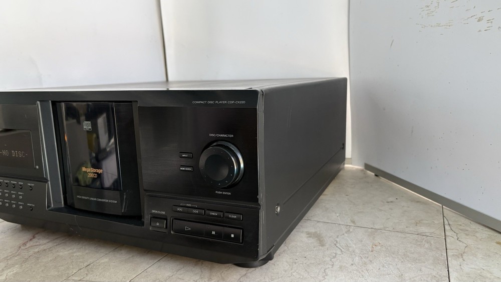Sony CDP-CX220 200 CD Mega Storage Changer.*Nice Jukebox!*