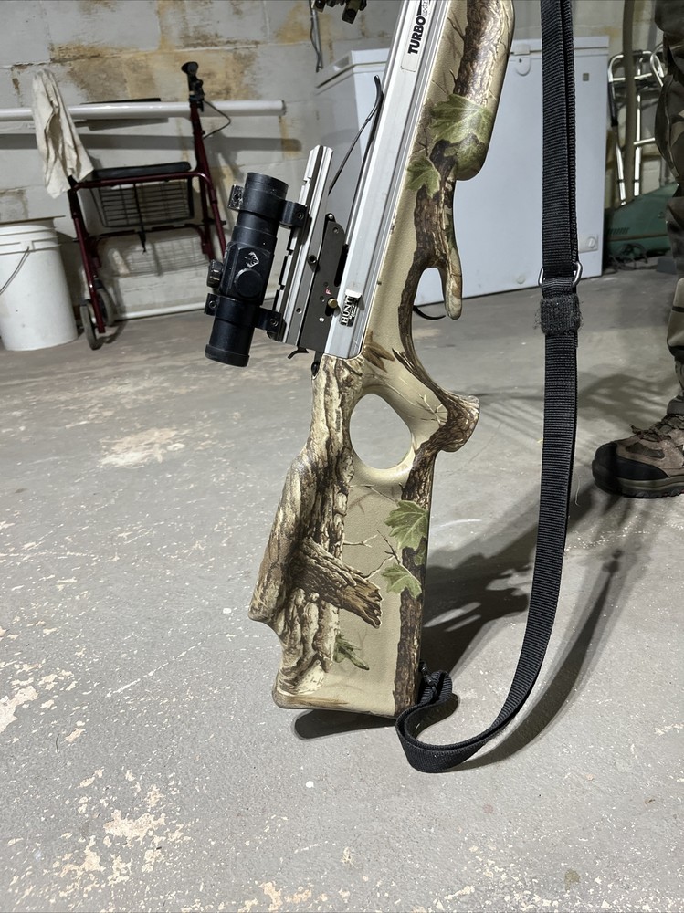 Hunters Extreme Crossbow w/ Red Dot Scope