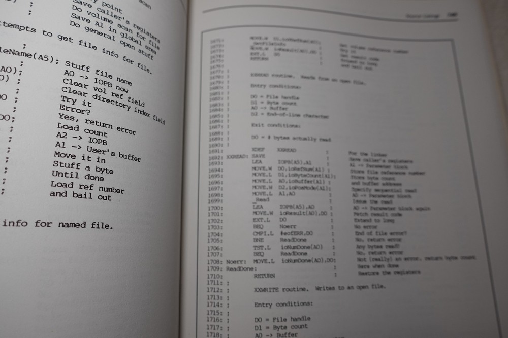 Programming the Macintosh in Assembly Language 1986 Steve Williams Publication