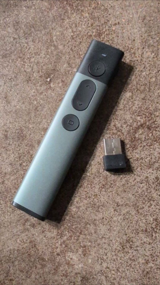 Wireless Presentation Pointer & Clicker with USB Receiver Gray Black