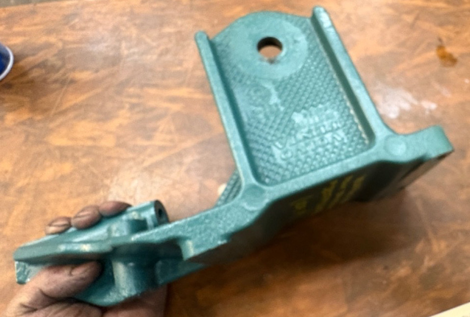 VOLVO PENTA D4/D6 MOUNT BRACKET/ENGINE #38D7719/23136596