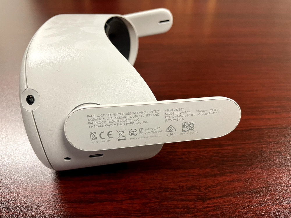 Meta Oculus Quest 2 128 GB Standalone VR System ***READ CONDITION***