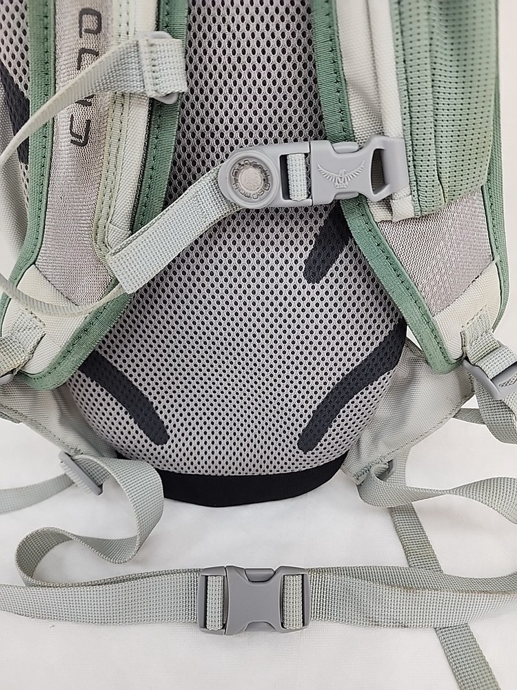 Osprey Verve 4 Hydration Backpack Green HydraLock Hiking Biking Pack Adjustable