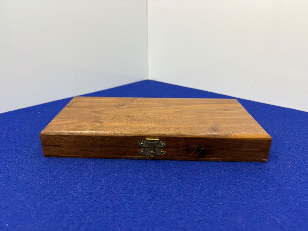 Vintage Presentation Case – Fits Compact Revolver