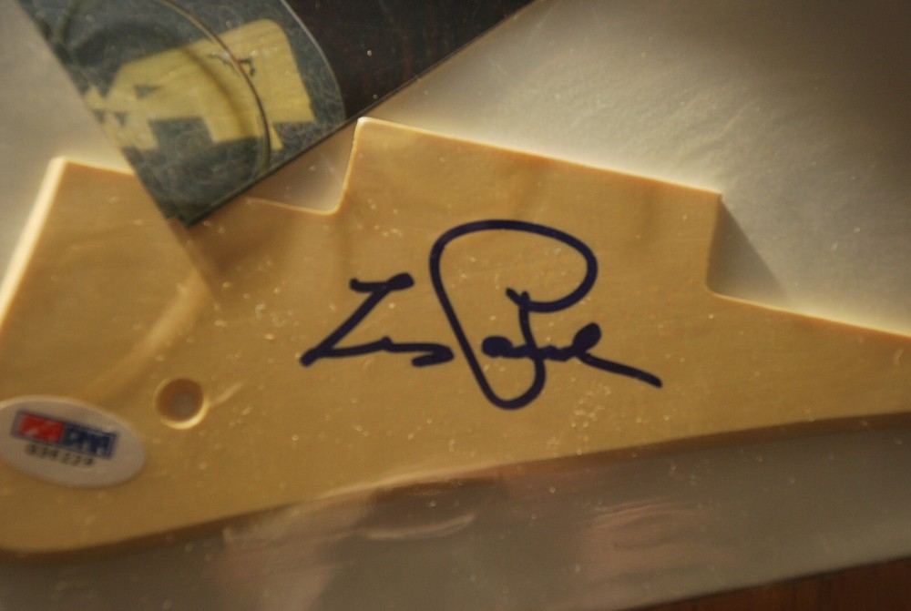 Les Paul signed LP Guitar Pickguard.