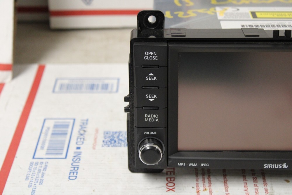 2011 2012 2013 DODGE DURANGO NAVIGATION RADIO DISPLAY SCREEN OEM