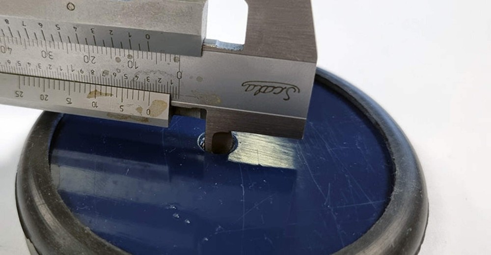 Strong Round Magnet With Threaded Hole