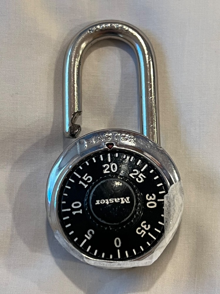 used Master Lock 1525 V61  Combination Padlocks with combination without key
