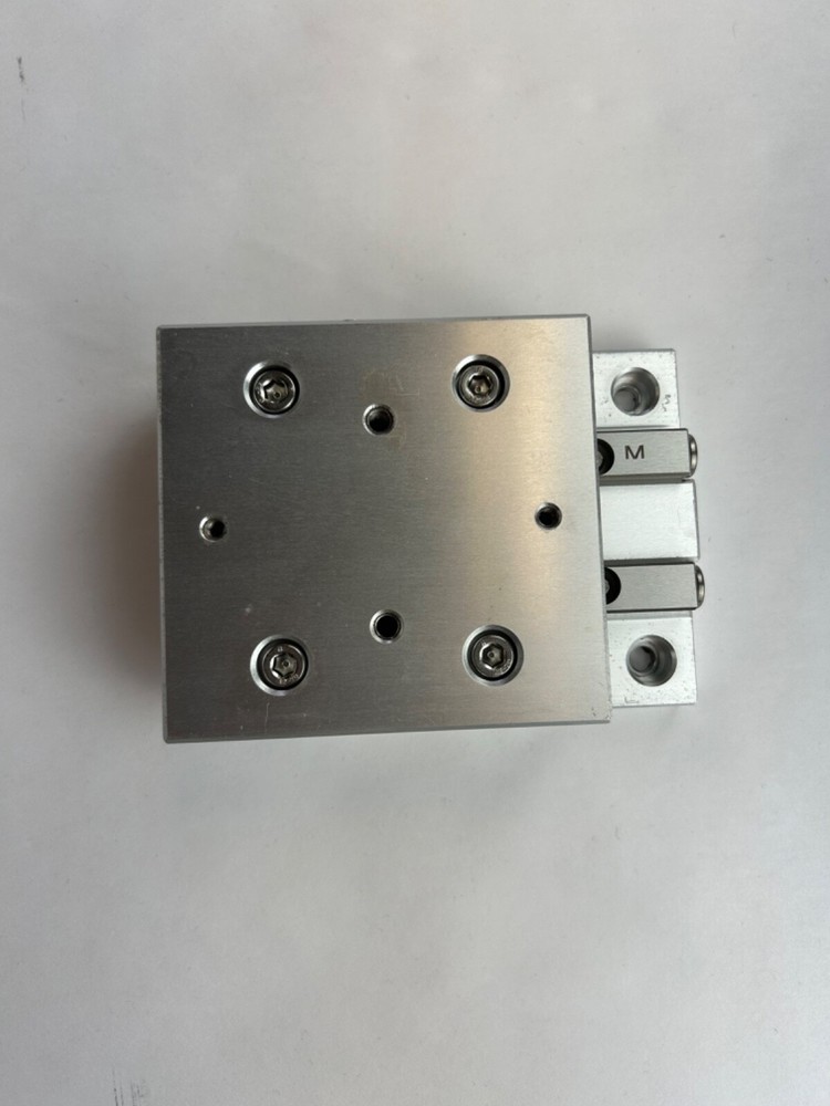 THK VRU4085M Linear Slide 80mmx85mm