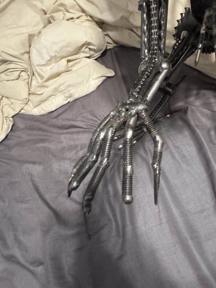 metal sculptures alien
