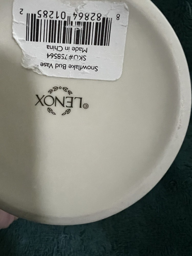 Lenox Winter Splendor Vase 8”