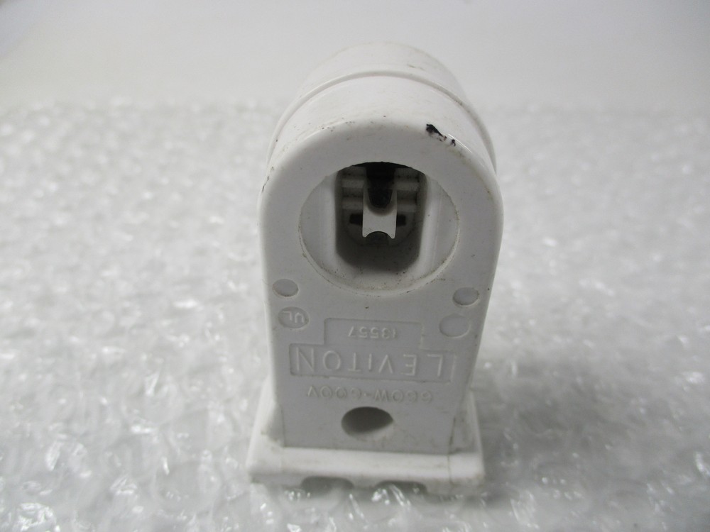 LEVITON 13557 LAMPHOLDER NSNP