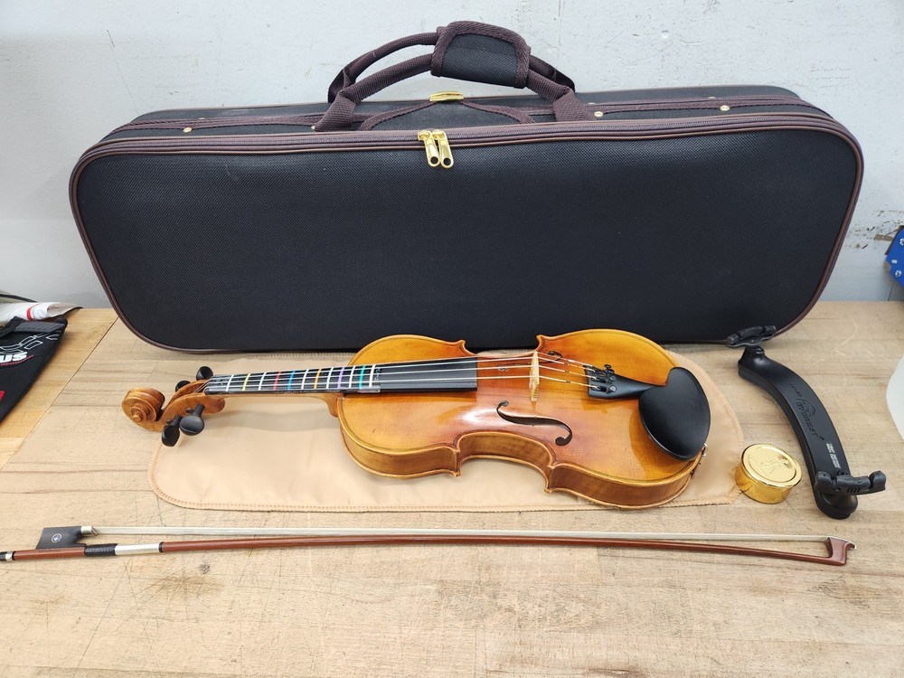 Revelle 500 Violin 4/4 w/ Case & Bow