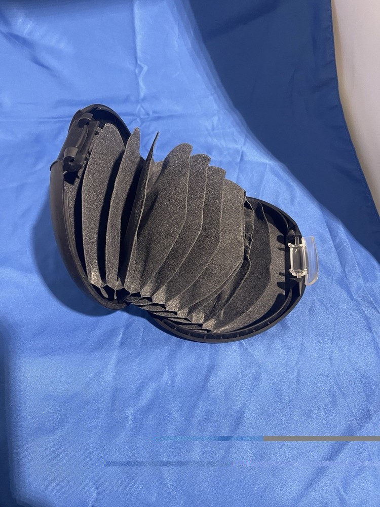 Discgear Black Foldable Plastic CD Wallet Case for CD Storage