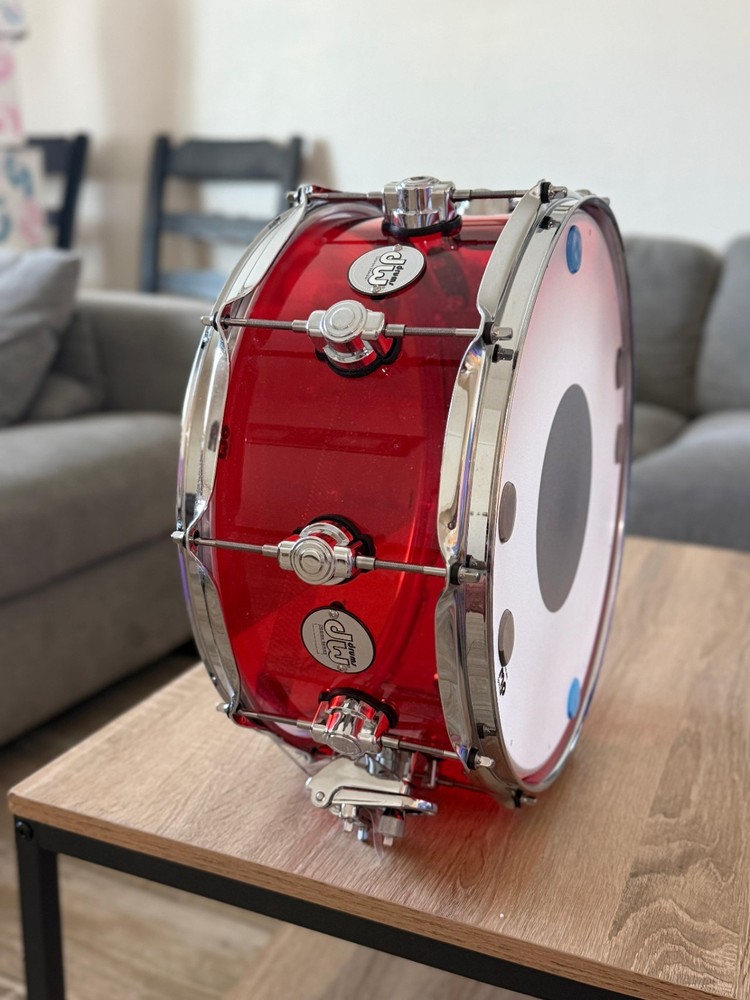 DW Design Series Acrylic Ruby Snare Drum 14 x 6.5 in. Ruby Glass