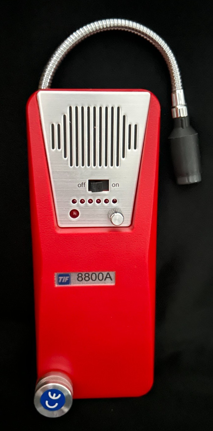 TIF 8800a Combustible Gas Detector with Case & Manual NO CHARGER SHIPS FREE
