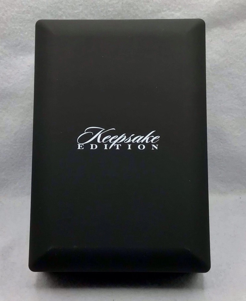 SUPER BREAK KEEPSAKE EDITION PREMIUM LED LIGHTED FELT PREMIUM TRADING CARD BOX