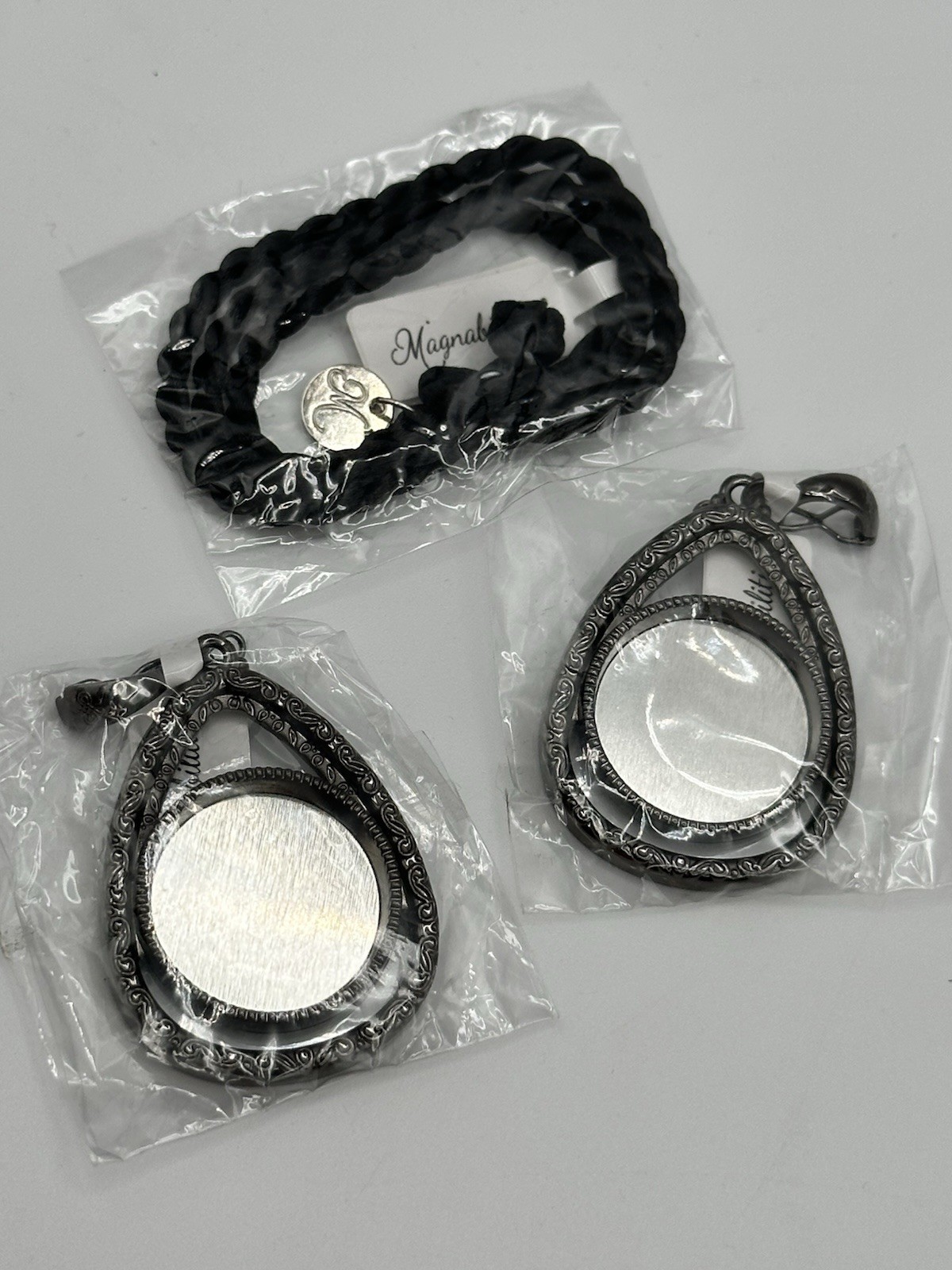 Magnabilities 19 Bracelets 50 Inserts And 2 Pendants Lot All New Pieces