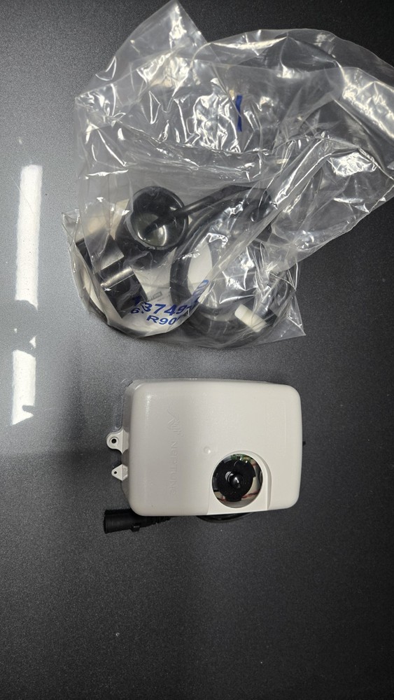 Neptune R900 V4 MIU with antenna
