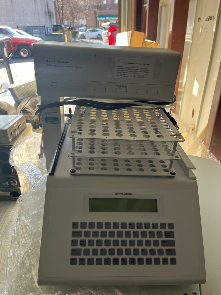 Agilent Technologies 8000 Dissolution Sampling Station G7935-64022 w/Holder