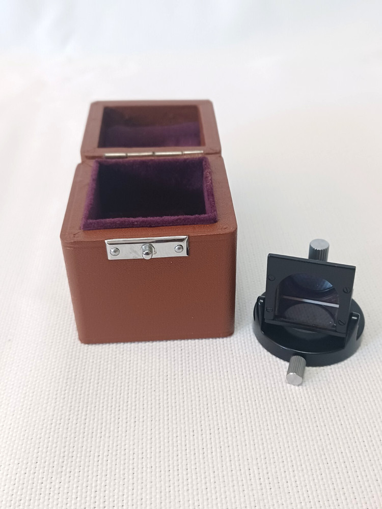 Ernst Leitz Right Angle Micrscope Projector with Box