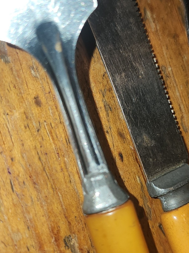 5 Vtg Cutlery Flatware Bakelite Butterscotch Handles Sharp Cutter Knife - PP