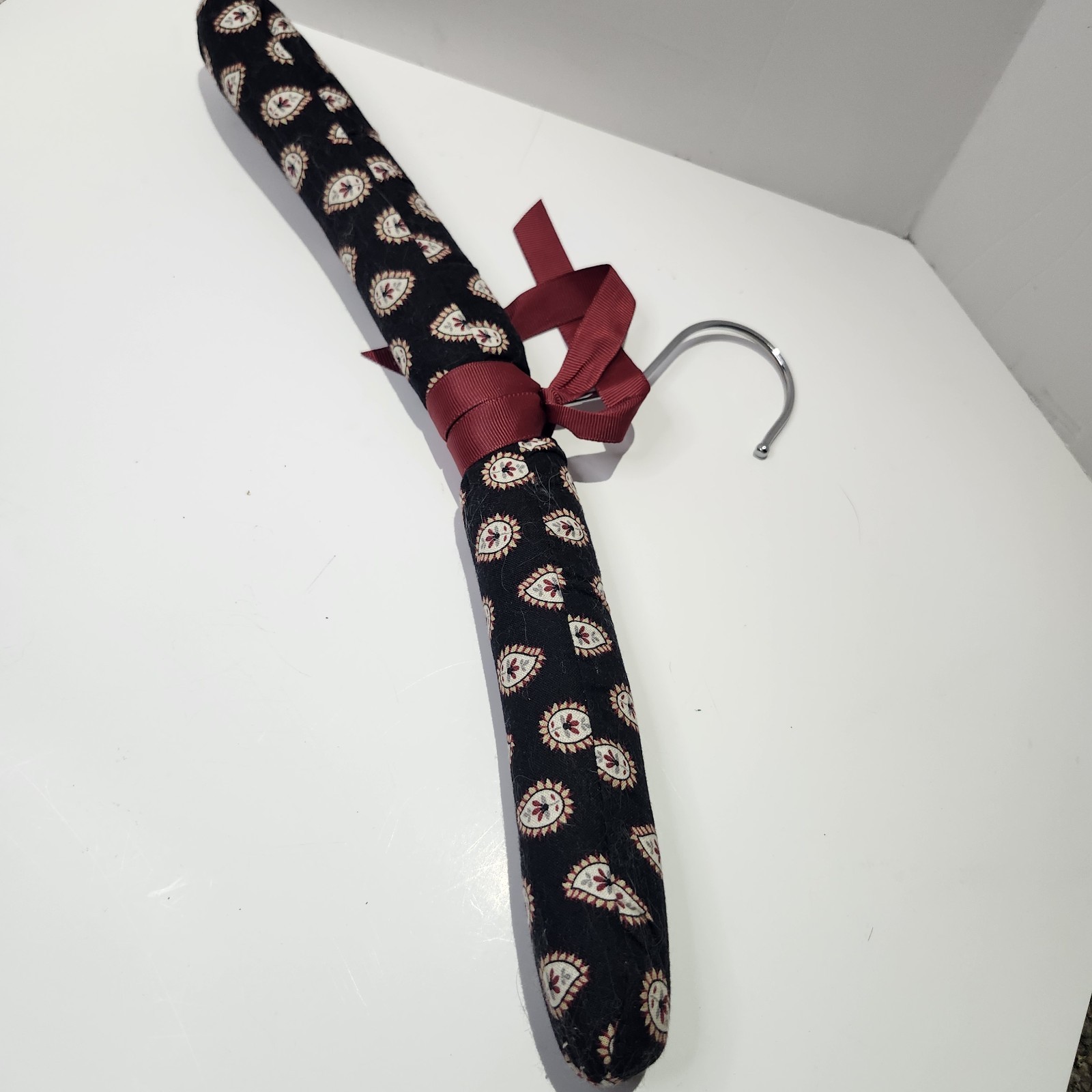 VERA BRADLEY Hanger Padded Paisley