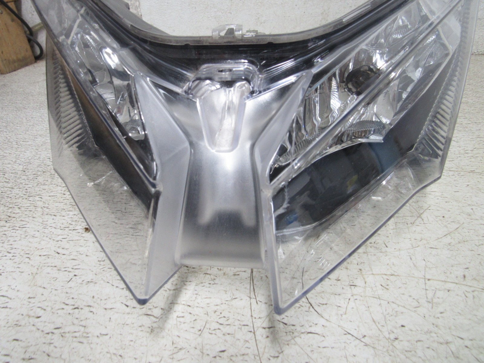 22 LYNX BOONDOCKER DS 850 E-TEC HEADLIGHT HEAD LIGHT LAMP CRACKED OEM #0230