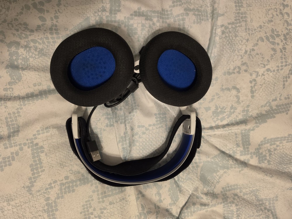 SteelSeries arctic 7p headset gently used with Bluetooth dongle