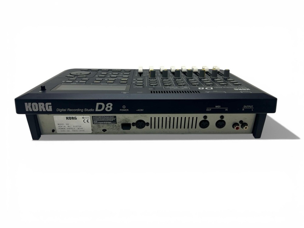 Korg D8 Digital Recording Studio (NO POWER CABLE)