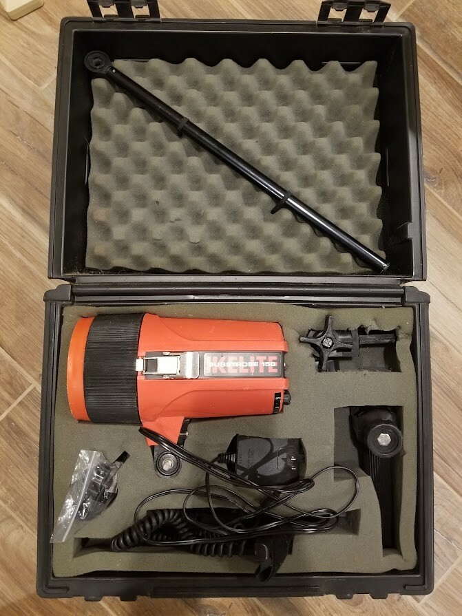 Ikelite Substrobe 150 for Nikonus Underwater Camera, Sold as Is condition