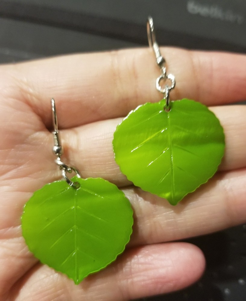 Green Aspin Leaf Painted Sea Shell Earring
