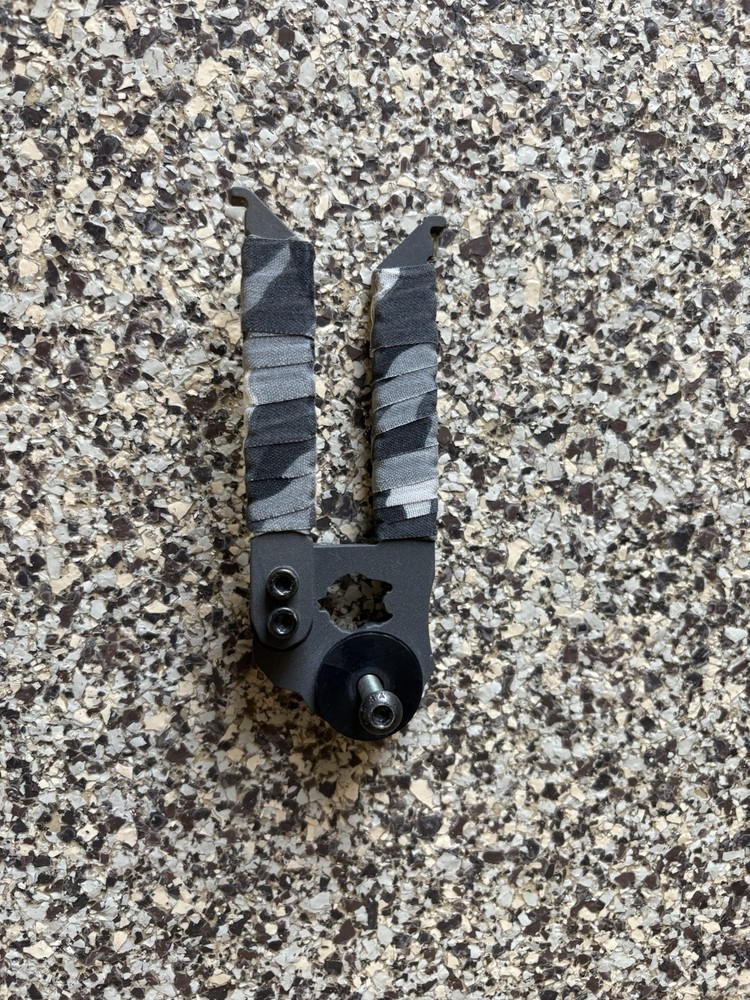 Lone Wolf Custom Gear Sidekick