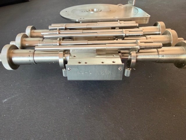 Leitz 6 Spindle Ernst Reitz's Integrating Stage - Microscope Rare Accessory