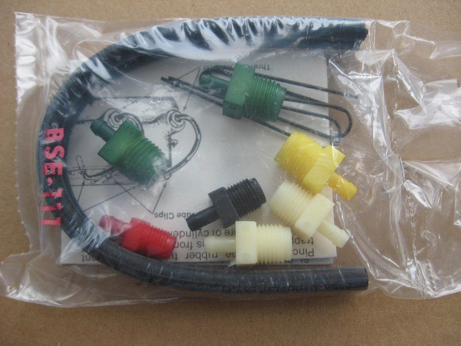 Standard SAE Brake Master Cylinder Hydraulic Bench Bleeder Kit