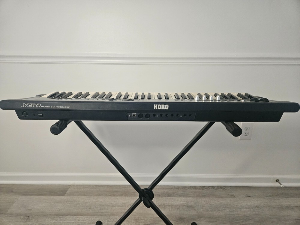 Korg X50 61-Key Synthesizer Keyboard – Fully Functional