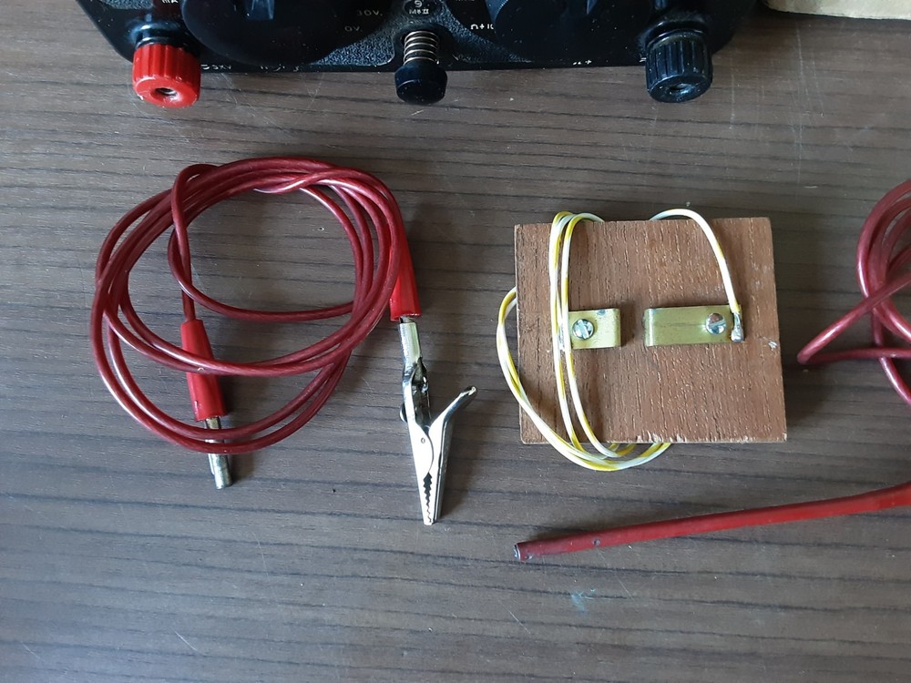 Avometer Model 9 Mk11. Universal. Instructions, Cables. Spares or repairs. Boxed