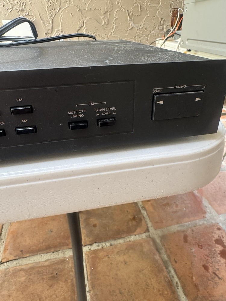 Vector research VU -1500 am/fm tuner