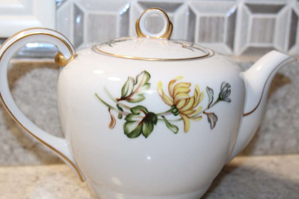 WENTWORTH DECORATIVE FINE CHINA TEAPOT