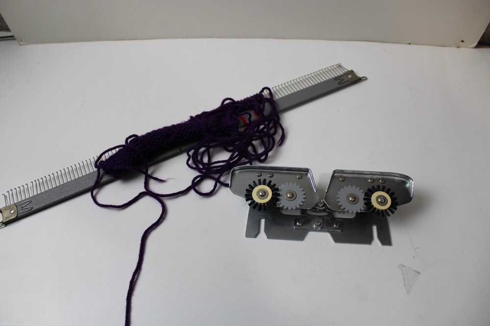 knitmaster mod with long piece vintage antique knitting machine (D4)