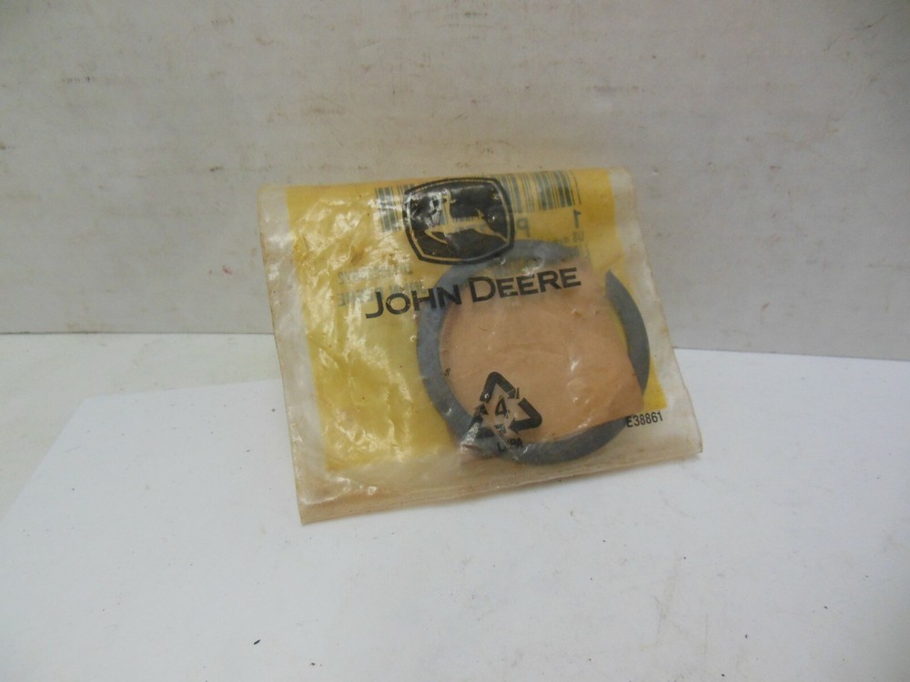 JOHN DEERE EXTERNAL SNAP RING P46770