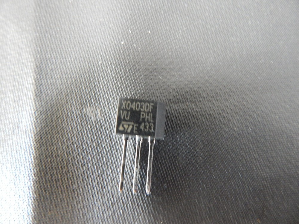 ST MICROELECTRONICS X0403DF-0AA2 THYRISTOR SCR 4A 400V TP-202 X0403DF -FAST SHIP