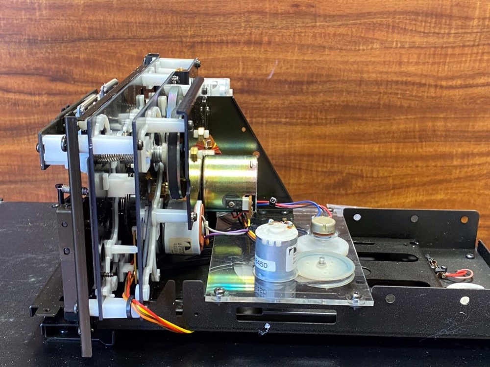 NAKAMICHI UNIDIRECTIONAL AUTO REVERSE SYSTEM DEMO UNIT- NOT WORKING FOR PARTS.