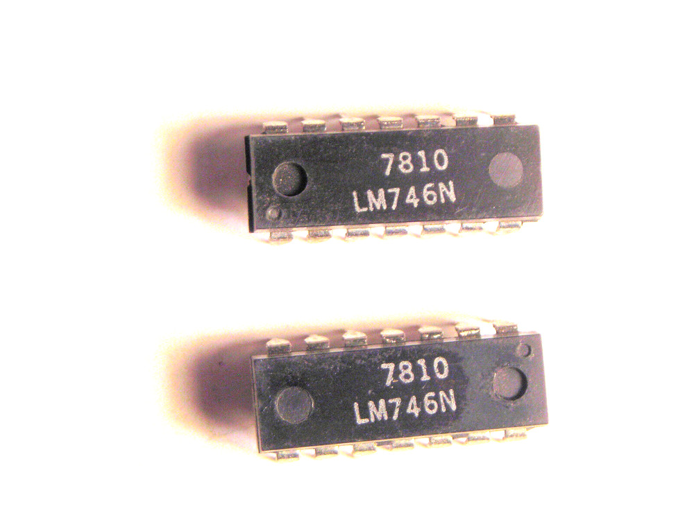 LM746N  National  14P DIP IC  2  pcs