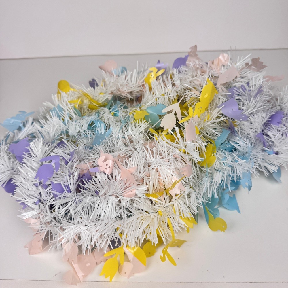 Vtg Ullman Thin Plastic 3D Bunny Rabbit Easter Lid Container White Garland READ