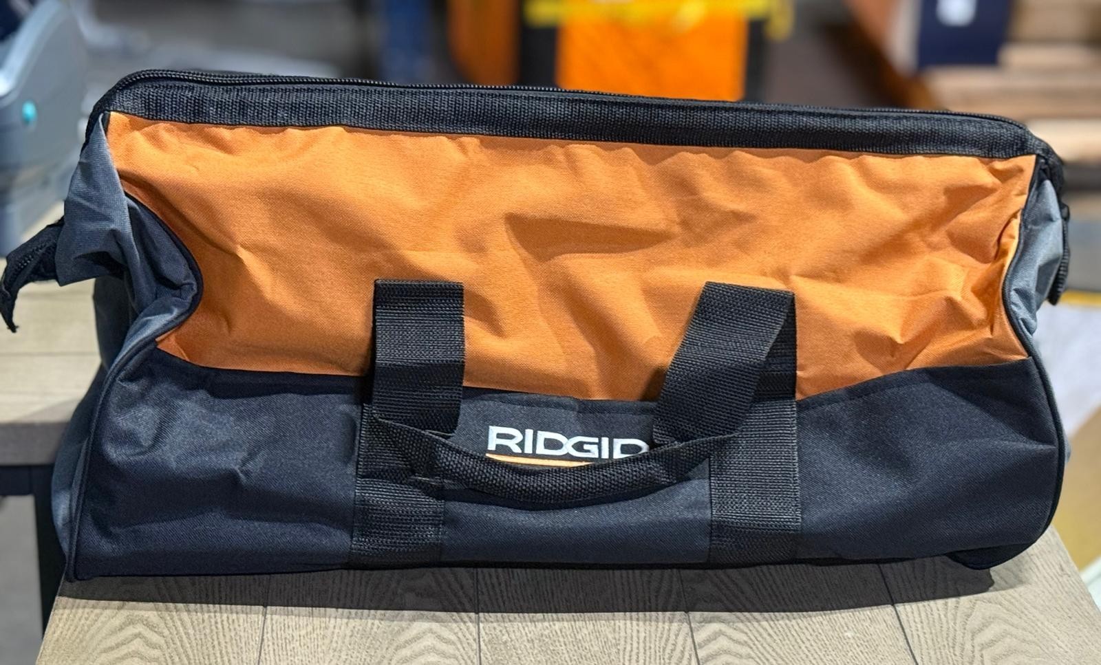 Brand New Ridgid 22" X 10 " X 13 Large Heavy Duty 6 Pocket Tool Bag