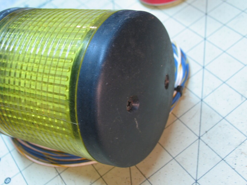 One NEW Yellow SCC LED Stack Lite #4000-BR-24V