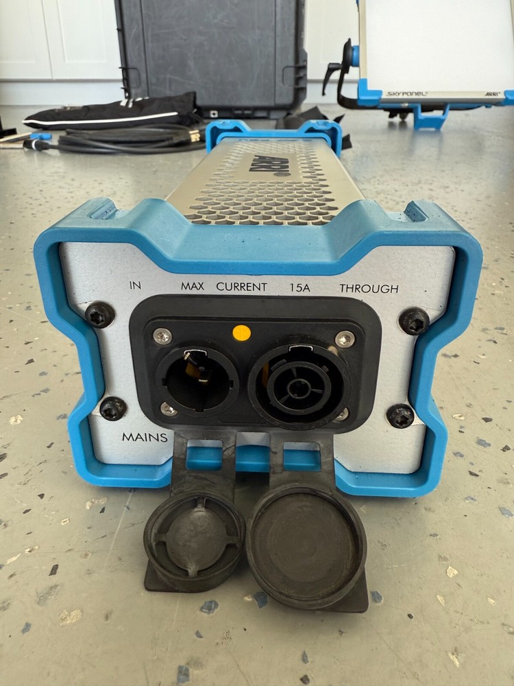 ARRI SkyPanel S30 Basic LED Kit + 40° Grid Wheeled Custom Jason Case VERY CLEAN!